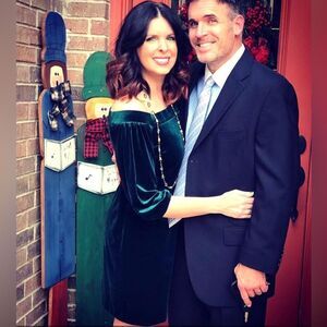 Vince Camuto Holiday Emerald Green Velvet Off Shoulder Mini Dress M